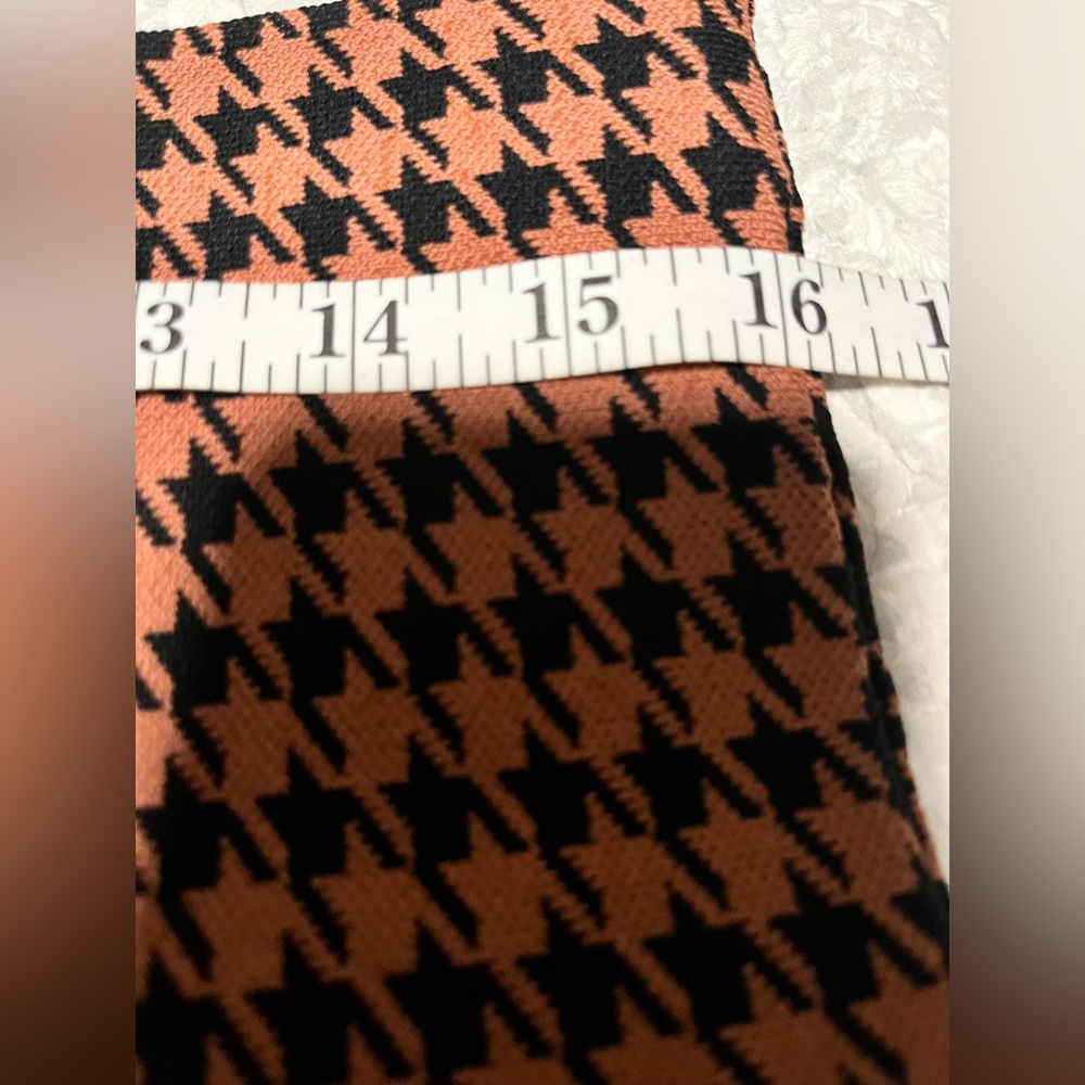 Elegant Pleated Houndstooth 23” Midi Skirt - Black and Brown - Picture 8 of 9